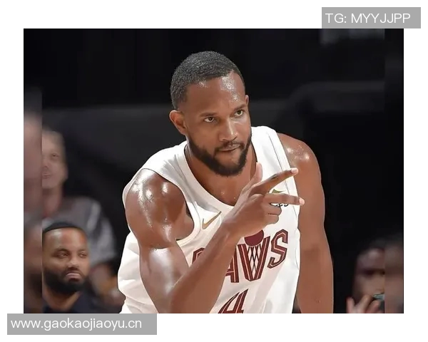 莫布里上半场表现出色高炮台状态回暖贡献10分5板2助1帽三分命中率高达66