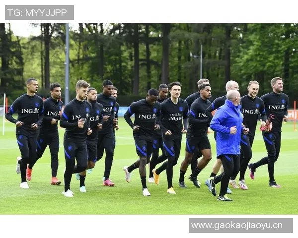 姆巴佩与维尼修斯温馨合影传递友谊力量永远支持彼此的信念