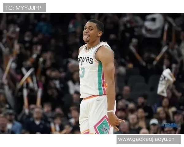 凯尔登砍下25分称赞教练与队友信任是成功关键 凯尔登砍下25分称赞教练与队友信任是成功关键