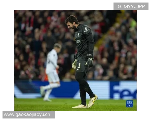 莫伦特斯谈维尼修斯与门将碰撞事件强调偶然性并分享个人经历 莫伦特斯谈维尼修斯与门将碰撞事件强调偶然性并分享个人经历