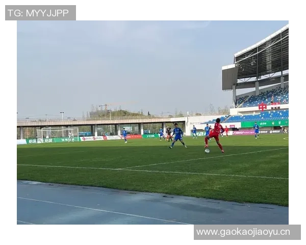 中乙联赛第30轮上海海港富盛经开队与温州俱乐部中胤队战成平局精彩对决