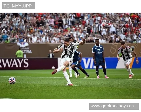 巴萨拜仁米兰争夺战升级巴萨欲引弗拉霍维奇接班莱万