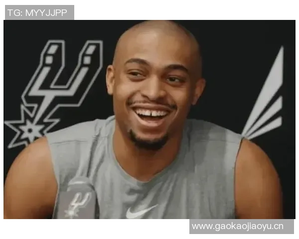 米奇称赞队内人才众多文班是基石凯尔登则是球队灵魂所在 米奇称赞队内人才众多文班是基石凯尔登则是球队灵魂所在