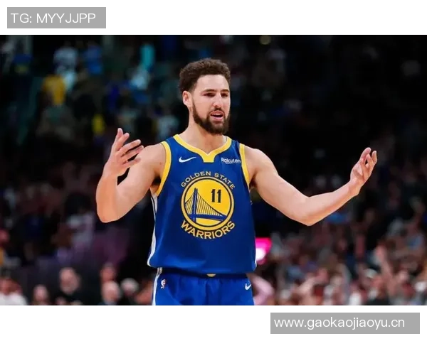 克莱手感回暖却遭冷落赛后愤怒扔水瓶表达不满情绪 克莱手感回暖却遭冷落赛后愤怒扔水瓶表达不满情绪