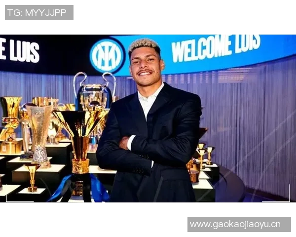 国米关注29岁巴西右后卫保罗恩里克或成引援目标 国米关注29岁巴西右后卫保罗恩里克或成引援目标