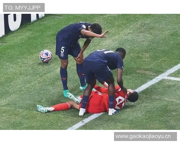 穆西亚拉回忆初入一线队时的压力与欧冠荣光的双重挑战